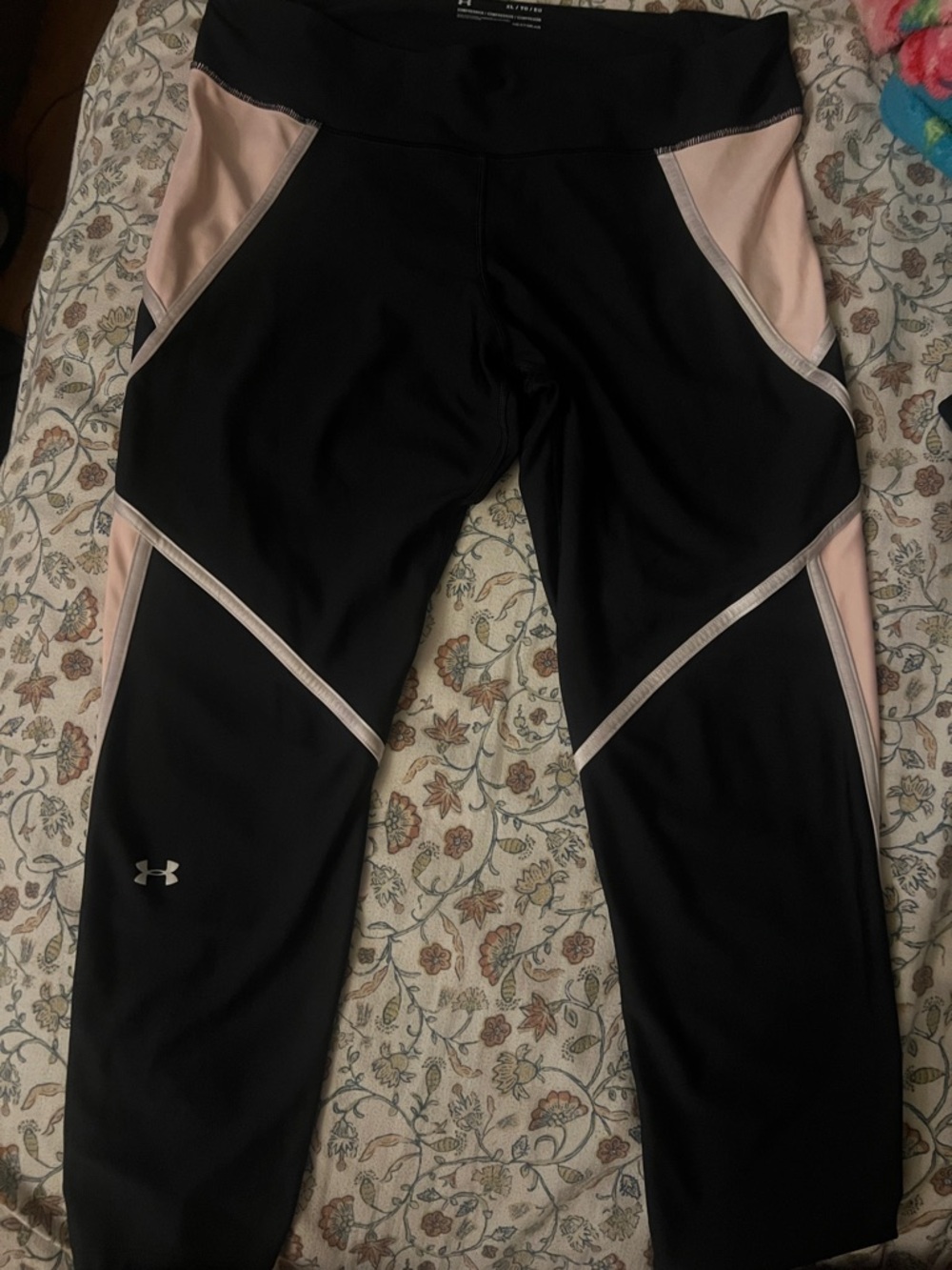 Under Armour Black Leggings with Light Pink Panels Capri
